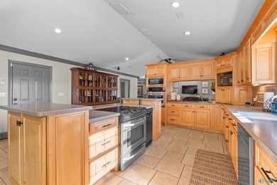Exceptional waterfront retreat in the Big Nose area of Weiss - photo 14