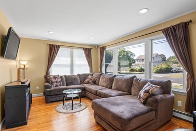 Charming, immaculate, meticulously maintained ranch conveniently - photo 8
