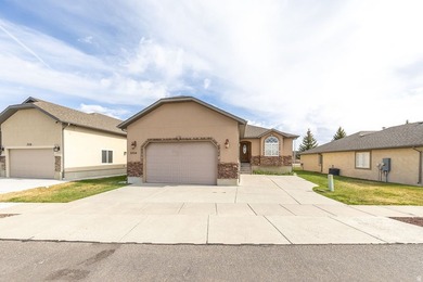 ***PRICE IMPROVEMENT*** Fine craftsmanship, beautifully - photo 9