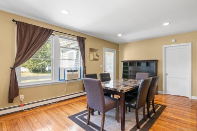 Charming, immaculate, meticulously maintained ranch conveniently - photo 10