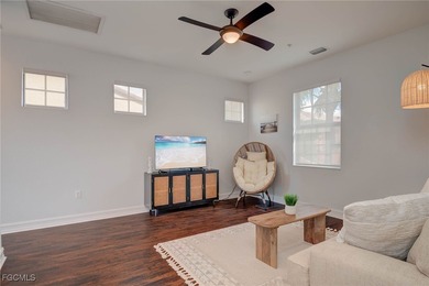 TURNKEY ESCONDIDO CASITA - MAIN-FLOOR MASTER, DESIGNER UPGRADES