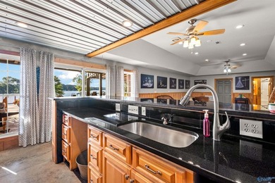 Exceptional waterfront retreat in the Big Nose area of Weiss - photo 32