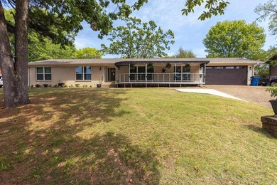 Welcome home to this charming four-bedroom, 2.5-bath beauty in - photo 2