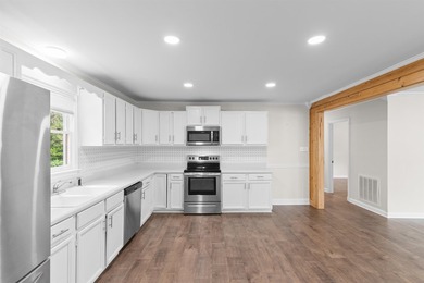 Let's check the boxes: Are you looking for no HOA, large lot - photo 7