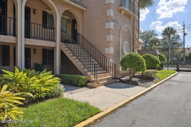 Bring your boat and welcome home to this beautiful, one level - photo 3