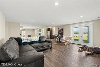 Come experience everything 5118 S Shore Drive has to offer. This - photo 12