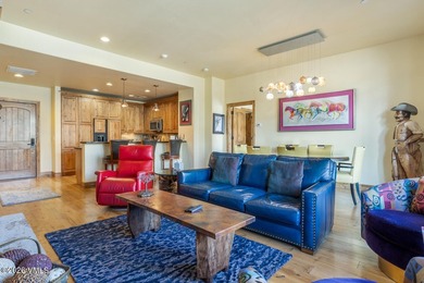 Experience true ski-in/ski-out living in this beautifully - photo 5