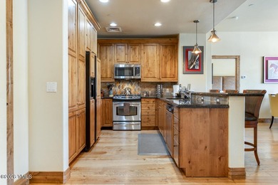 Experience true ski-in/ski-out living in this beautifully - photo 6