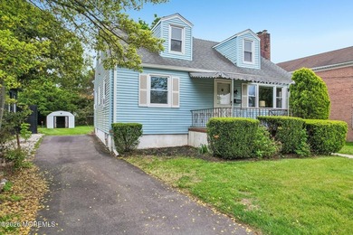 Exceptional opportunity to renovate or build your dream home in - photo 2