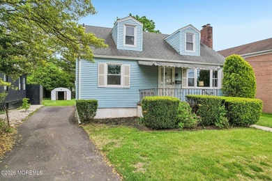 Exceptional opportunity to renovate or build your dream home in - photo 3