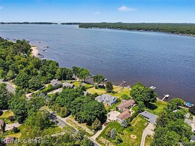 Come experience everything 5118 S Shore Drive has to offer. This - photo 48