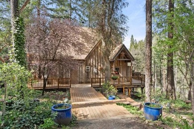 (private lake, pond, coastal) Home For Sale in Jacksonville Oregon