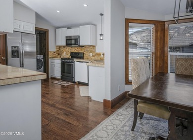 Rarely available in this neighborhood, this property stands out - photo 4