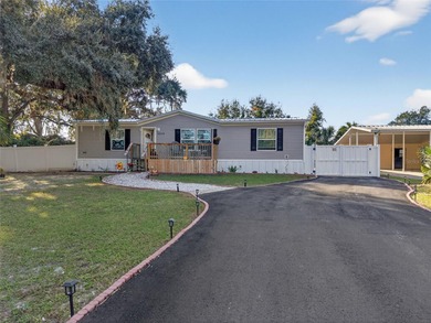 Lake Weir Home For Sale in Summerfield Florida