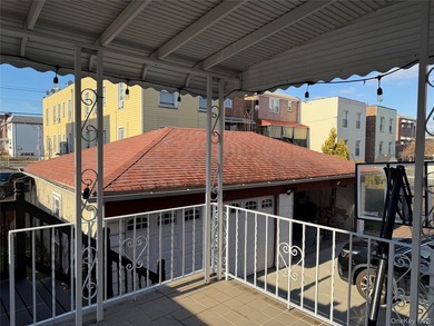 Charming two-dwelling property in the desirable Pelham Bay area - photo 15