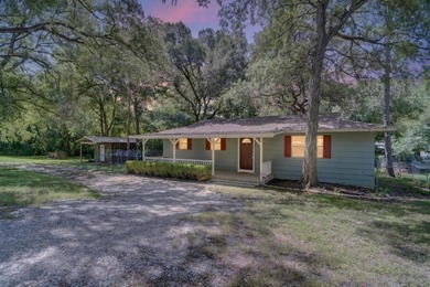 Charming 2-bedroom, 1-bath home offering approximately 1,000 - photo 1