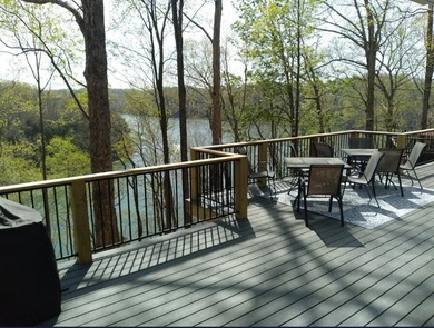 Welcome to your Lake Cumberland retreat! This stunning - photo 2