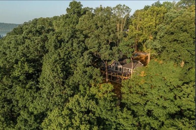 Welcome to your Lake Cumberland retreat! This stunning - photo 3
