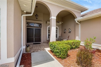 CUSTOM POOL HOME ON HALF ACRE LOT! NO HOA! Discover a rare blend - photo 4
