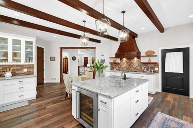 It's time to hit the Lake! Looking for a lakefront home in a - photo 4