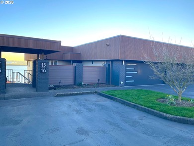 Lake Condo For Sale in Vancouver, Washington