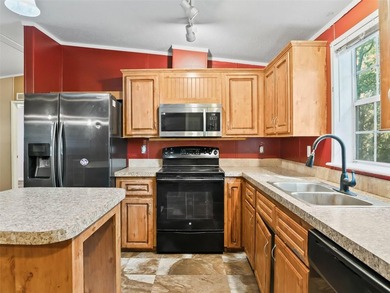 NEW PRICE!! NO HOA!! Affordable country charm with privacy - photo 11