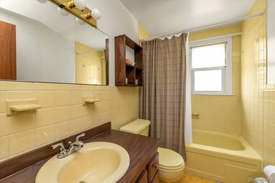 Welcome to 3 Avenue B. Excellent opportunity in the North Shore - photo 17