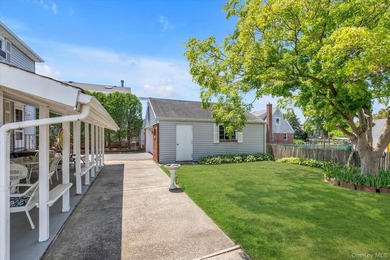 Welcome to 3 Avenue B. Excellent opportunity in the North Shore - photo 23