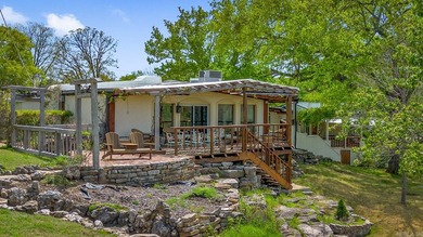 Stunning Mid-Century Modern Pueblo Home with White River - photo 8