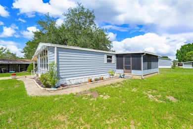 Welcome home to your Florida Retirement Lifestyle! This charming - photo 2