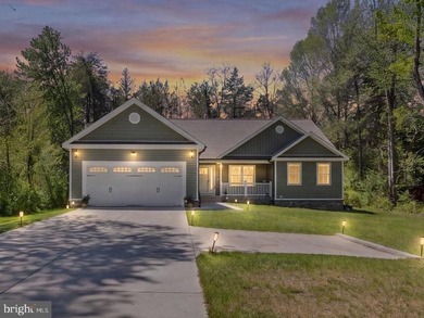 Welcome home to 1906 Lakeview Parkway, a like-new one level - photo 1