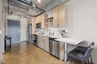 Situated in the vibrant and chic Mpls North Loop, this alcove - photo 2