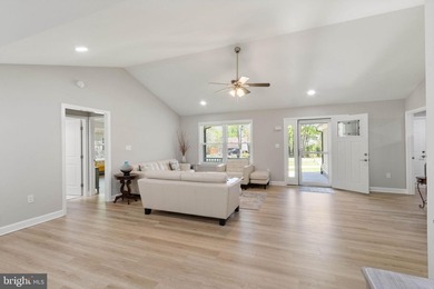 Welcome home to 1906 Lakeview Parkway, a like-new one level - photo 7