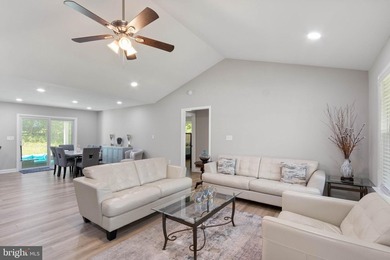 Welcome home to 1906 Lakeview Parkway, a like-new one level - photo 10