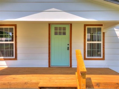 NEWLY REFRESHED + $4,500 SELLER CREDIT AT CLOSING + LAKE VIEW! - photo 3