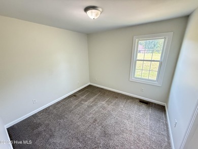 The 10.39 property has 2 houses and a private pond on it - photo 18