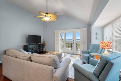 Perched on the top floor of desirable Pelican Watch Villas, 1360 - photo 8
