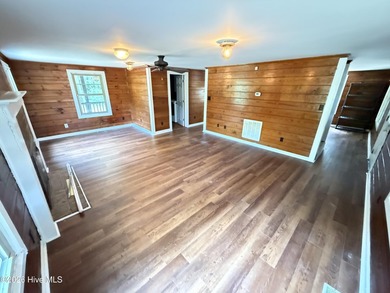 The 10.39 property has 2 houses and a private pond on it - photo 35