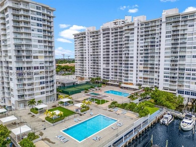 Spacious & Cozy 1BR/1.5BA Fully Furnished WATERFRONT CONDO with - photo 35