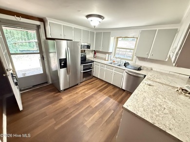 The 10.39 property has 2 houses and a private pond on it - photo 38