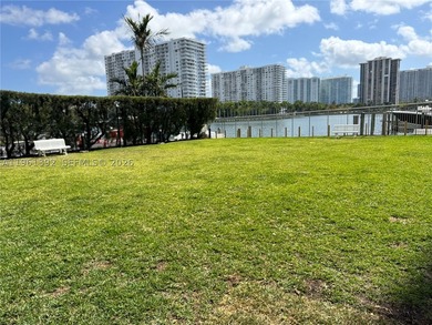 Spacious & Cozy 1BR/1.5BA Fully Furnished WATERFRONT CONDO with - photo 44
