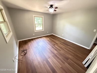The 10.39 property has 2 houses and a private pond on it - photo 47