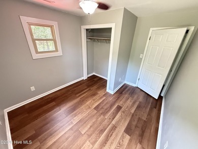 The 10.39 property has 2 houses and a private pond on it - photo 49