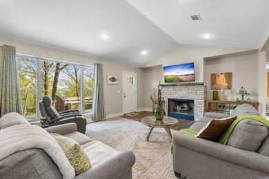 Wow truly a showstopper! Enjoy lake views of Greers Ferry Lake - photo 10