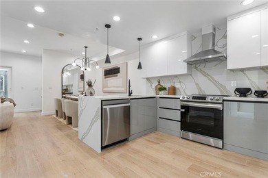 NEW CONSTRUCTION 3 bed, 2.5 bath, three-story townhome with sky - photo 11