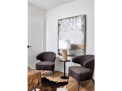 Beautifully refreshed and move-in ready, this 4-bedroom - photo 16
