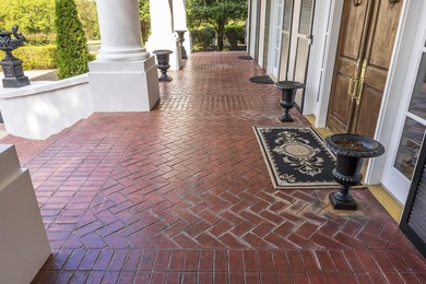 The Grandeur of the Southern Plantation. Nestled upon 4.5 level - photo 18