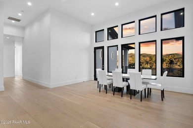 Extensively reimagined beginning in 2020, this modern luxury - photo 19