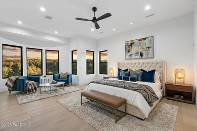 Extensively reimagined beginning in 2020, this modern luxury - photo 20