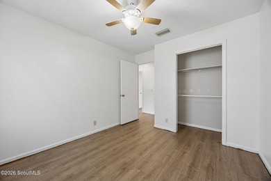 NO HOA, NO FLOOD ZONE AND FENCED BACKYARD!Move-in ready and - photo 21